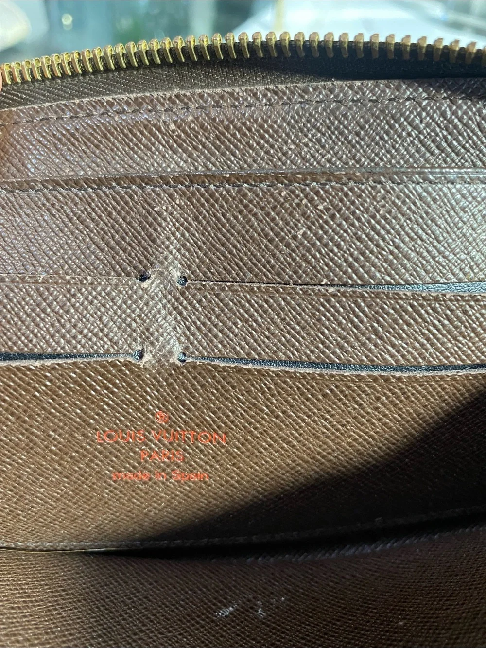 Authentic Rare Louis Vuitton Damier Zippy Wallet